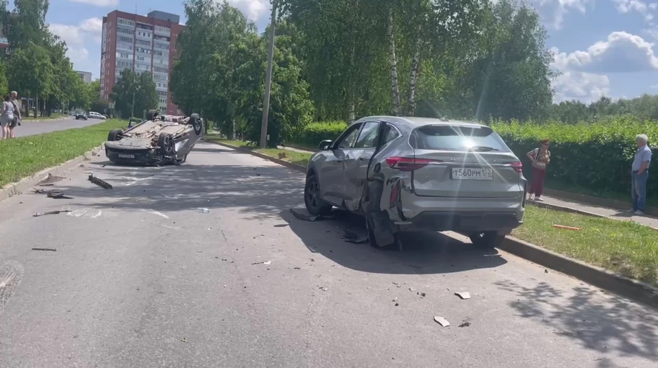 Китайский автомобиль перевернулся из-за ДТП в Сарове.