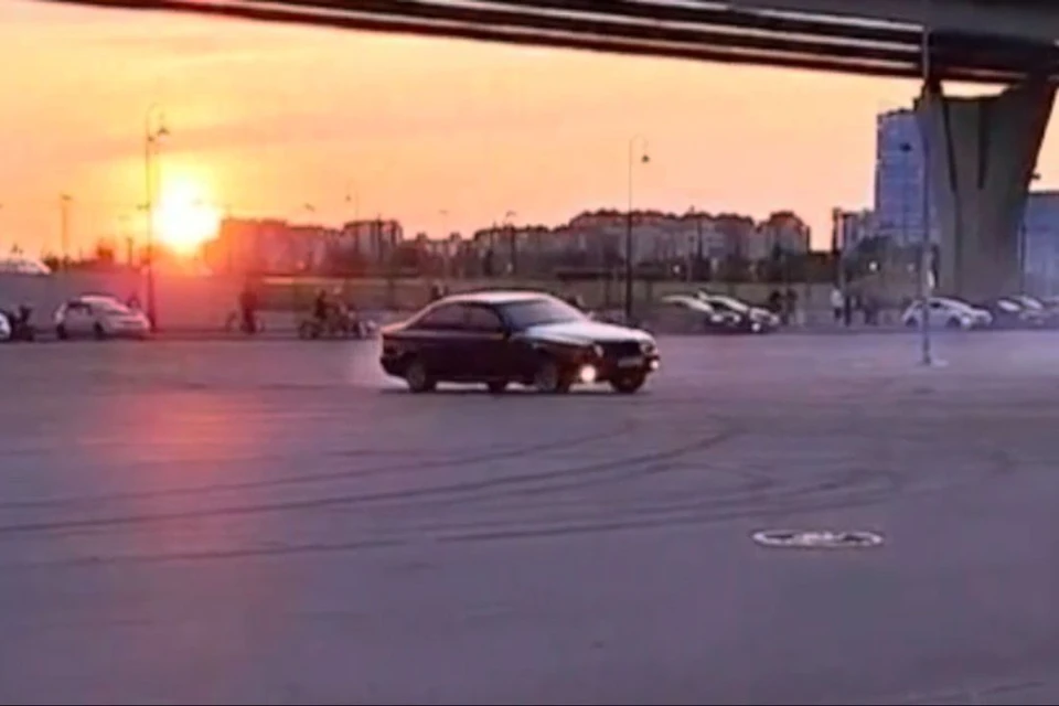Семь дрифтеров могли находиться за рулем в нетрезвом состоянии. Фото: пресс-служба ГУ МВД РФ по СПб и ЛО