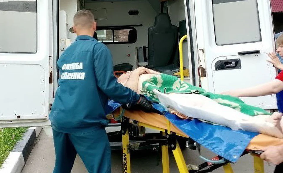 Ульяновские спасатели помогли пожилому мужчине с переломом шейки бедра | ФОТО: Управление гражданской защиты Ульяновска