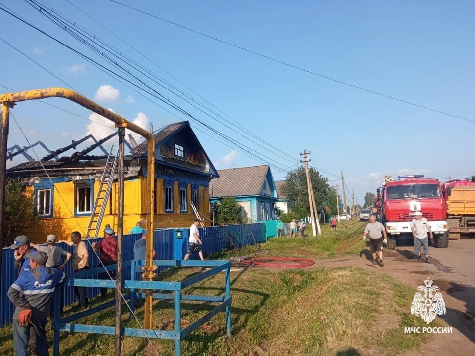 Семье, потерявшей троих детей на пожаре, окажут поддержку.