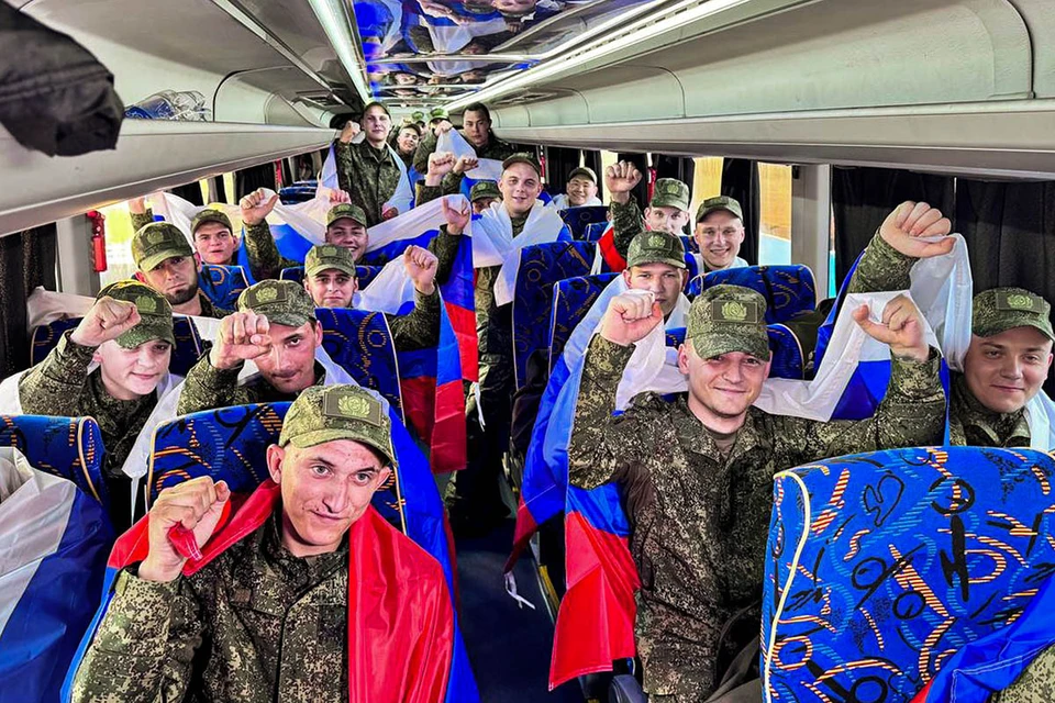 В понедельник в военном ведомстве России сообщили о состоявшемся обмене первой группы российских военнослужащих возрастом до 25 лет.
