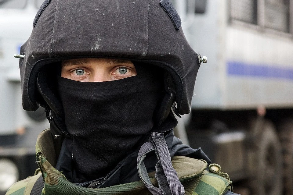 ФСБ задержала троих жителей Симферополя за мошенничество против участников СВО
