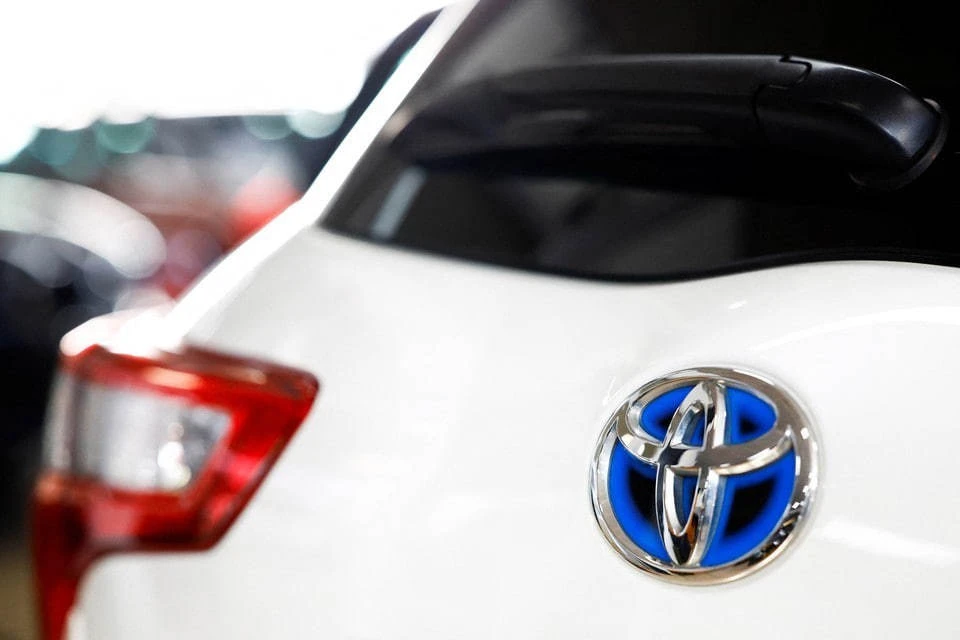 Toyota опровергла сообщения о возобновлении продаж новых автомобилей в России