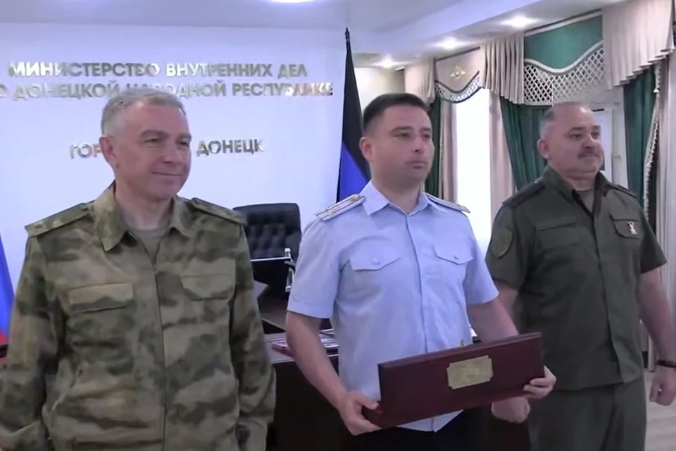 В ДНР в День России состоялось награждение полицейских. Фото: МВД по ДНР