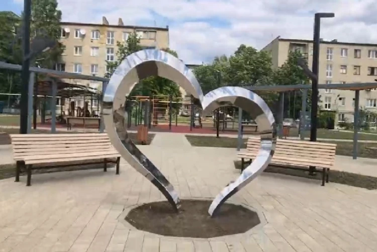 Обновленный Дом творчества и спортивный городок: Как благодаря федеральным программам и регионам-шефам расцветает Докучаевск
