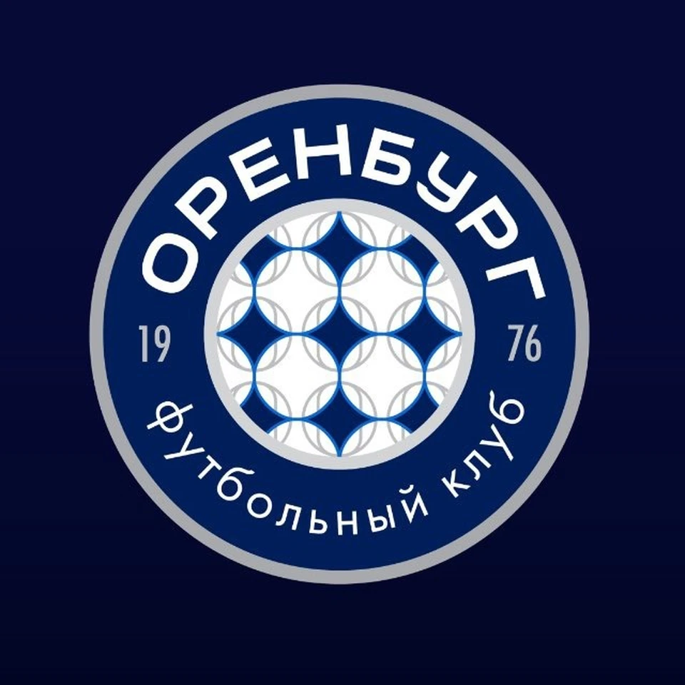 Новая эмблема сильно отличается от старой