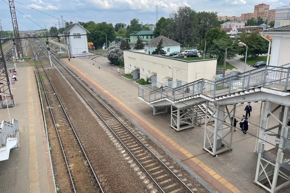 Вдоль железной дороги перепахали землю и расчистили траву на сотнях гектаров