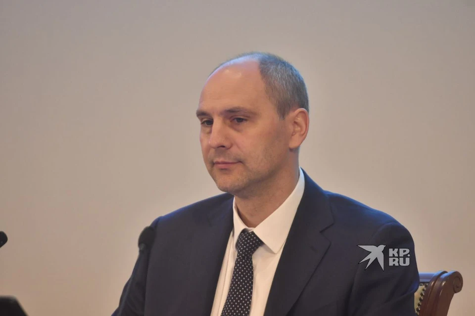 Врио губернатора региона Денис Паслер поздравил выпускниц