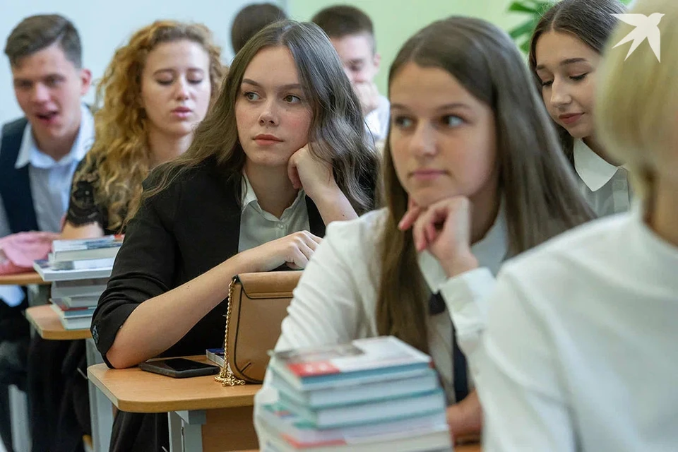 Минобразования сказало, кто из школьников не сможет обучаться за границей с 1 сентября 2025 года. Снимок носит иллюстративный характер.