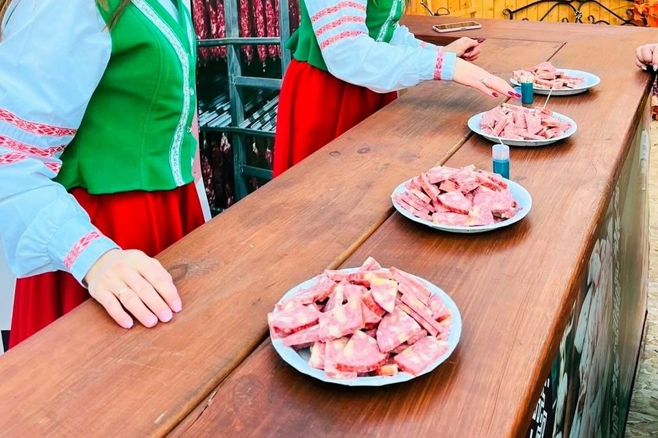 В Слониме начали делать колбасу с картофелем. Фото: архив Слонимский мясокомбинат.