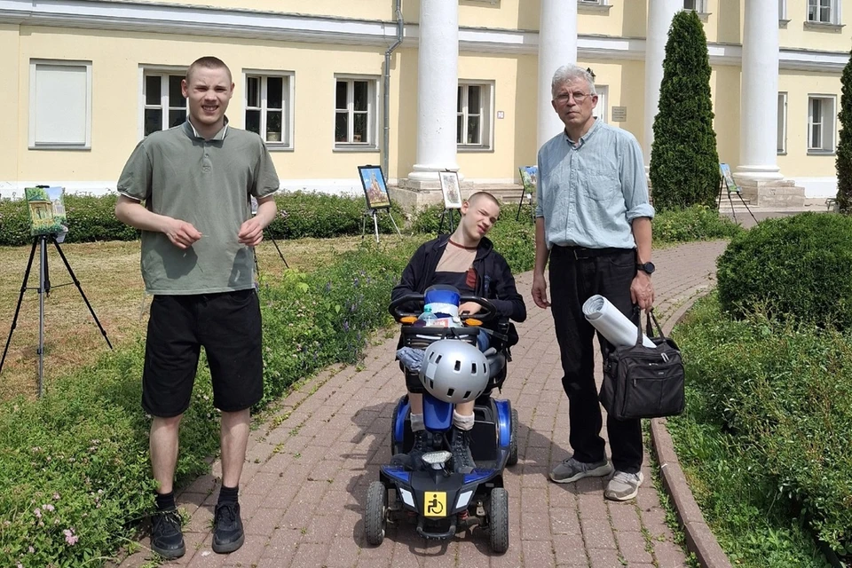 Паша спустя 12 лет воссоединился со своей семьей