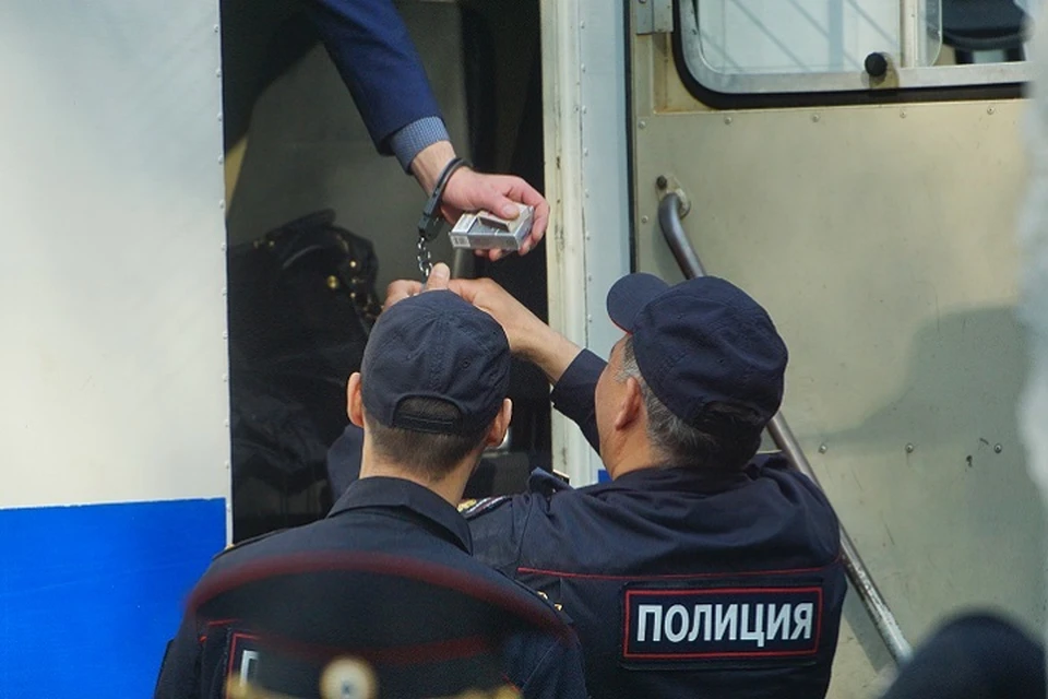 Мужчина ожидает приговора под стражей, а женщина находится под подпиской о невыезде.