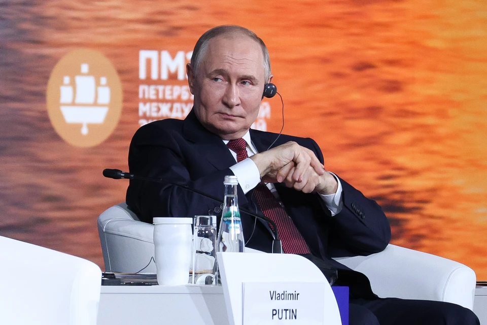 Путин насчитал шесть волн расширения НАТО. Фото: Вячеслав Викторов / РОСКОНГРЕСС