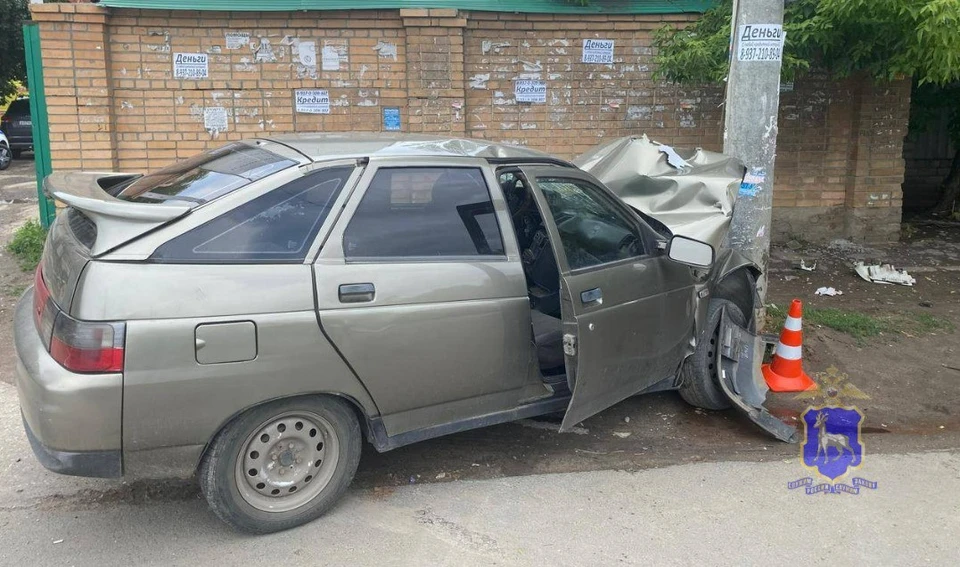 17-летний парень не справился с управлением и врезался в столб. Фото: МВД по Самарской области