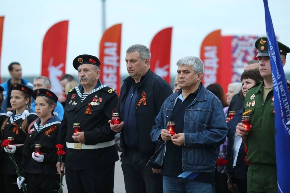 В областной столице состоялась патриотическая акция. Фото: городская администрация