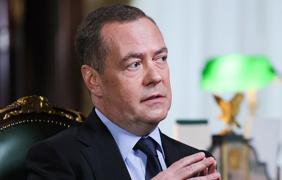 Медведев прогнозирует расследование конгресса США после аудита помощи Киеву