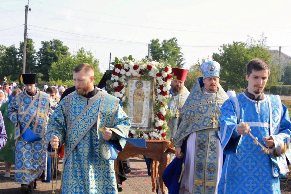 Крестный ход в селе Роскошном. Фото: Союз православных женщин ЛНР