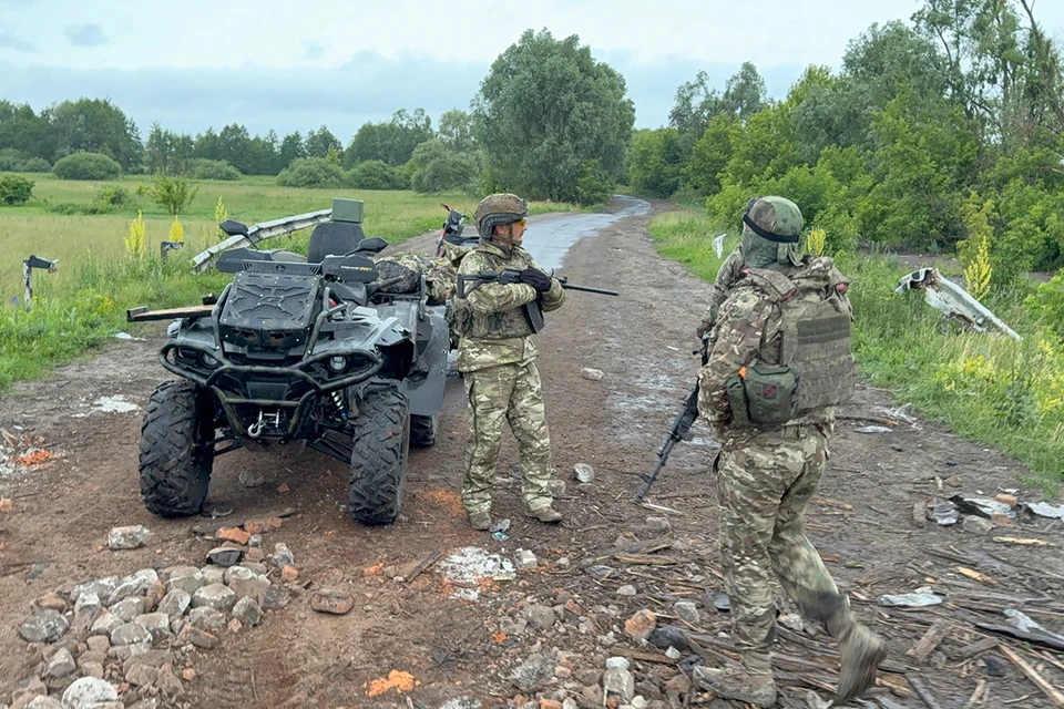 Российские бойцы шаг за шагом двигают границу в Сумской области
