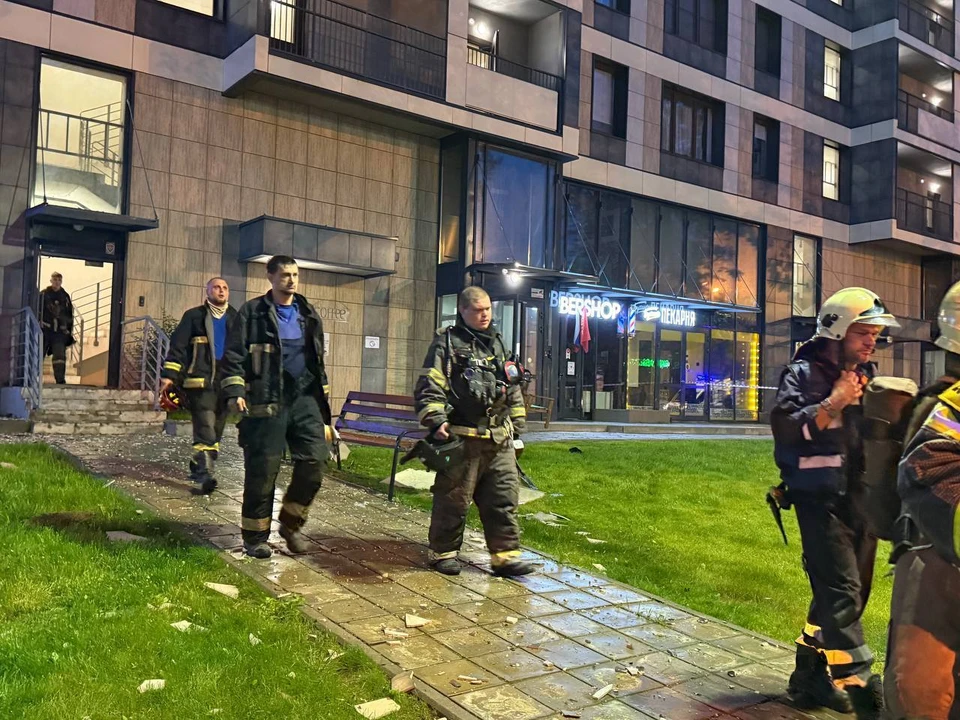 Два человека пострадали при попадании беспилотника в жилой дом в Красногорске. Фото: Telegram-канал Андрея Воробьёва