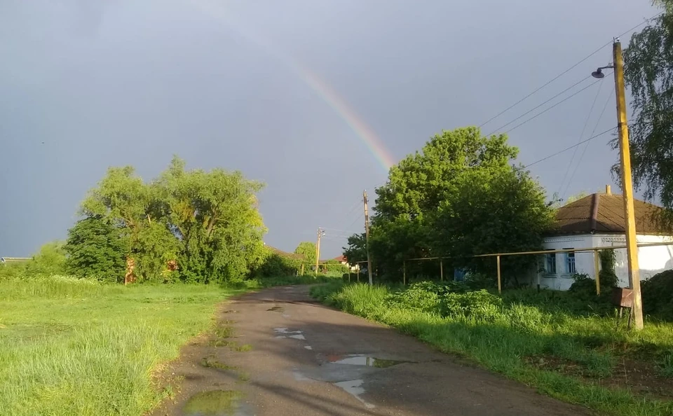 Ветер западный, ночью 4-9 м/с, днем 9-14 м/с, при грозах порывы 15-17 м/с.