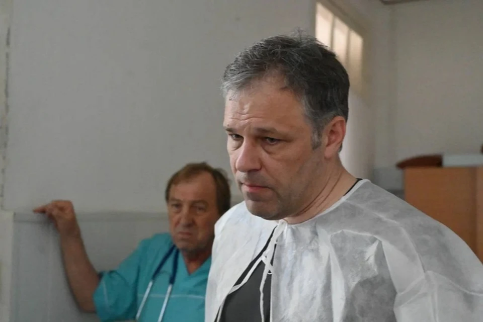 Посол МИД Мирошник лично поговорил с пострадавшими от терактов ВСУ херсонцами. Фото: тг-кана Родиона Мирошника