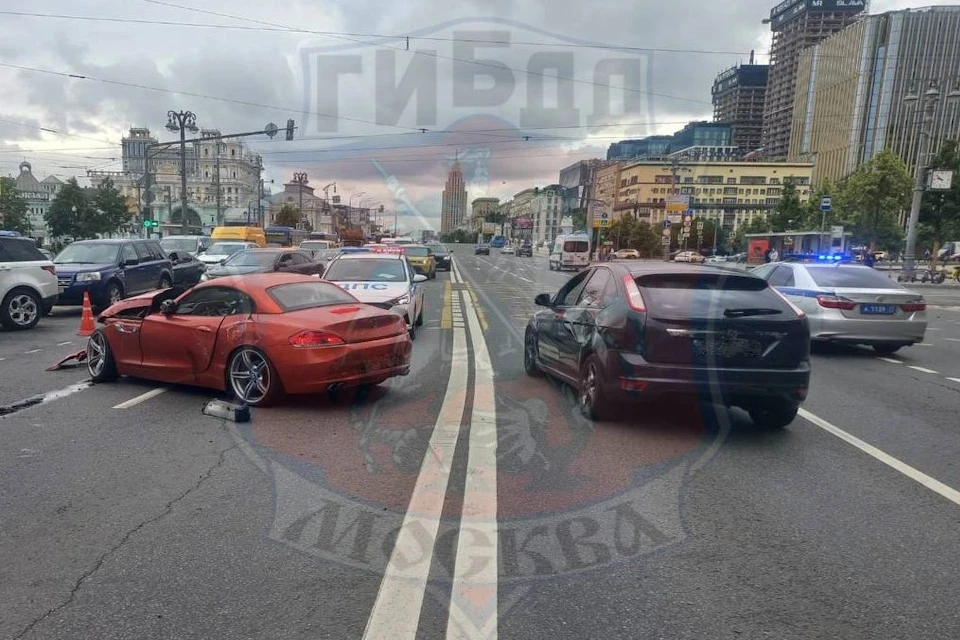 Массовое ДТП произошло на 1-й Тверской-Ямской улице в Москве
