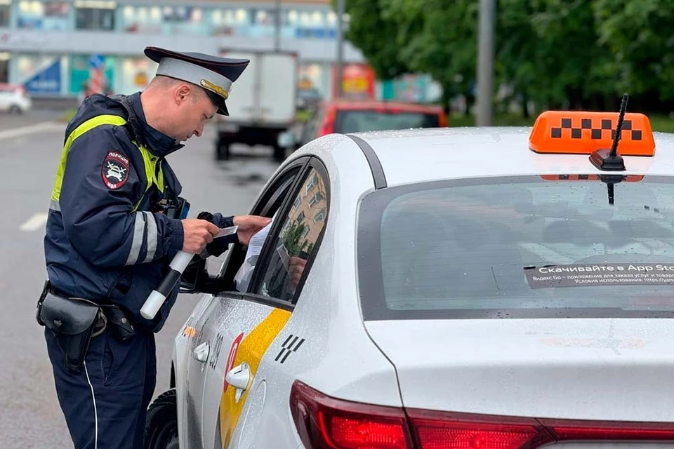 Проверки призваны навести порядок в сфере перевозок. Фото: ГАИ по Петербургу и Ленобласти