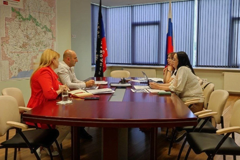 В ДНР обсудили участие Республики в выставке «Иннопром-2025». Фото: ТГ-канал министра промышленности и торговли ДНР Гургена Малхасяна