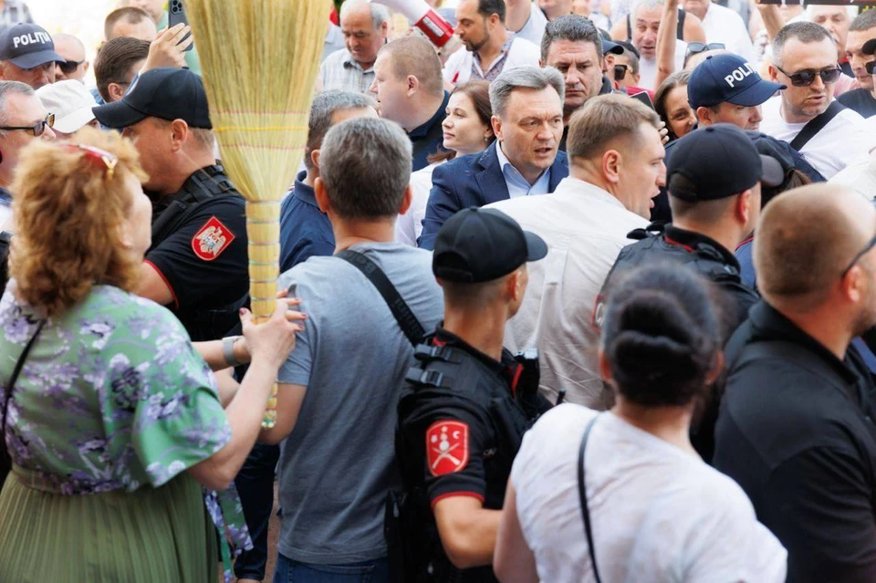 «Речан, убирайся вон!». Так встретили премьер-министра в Оргееве