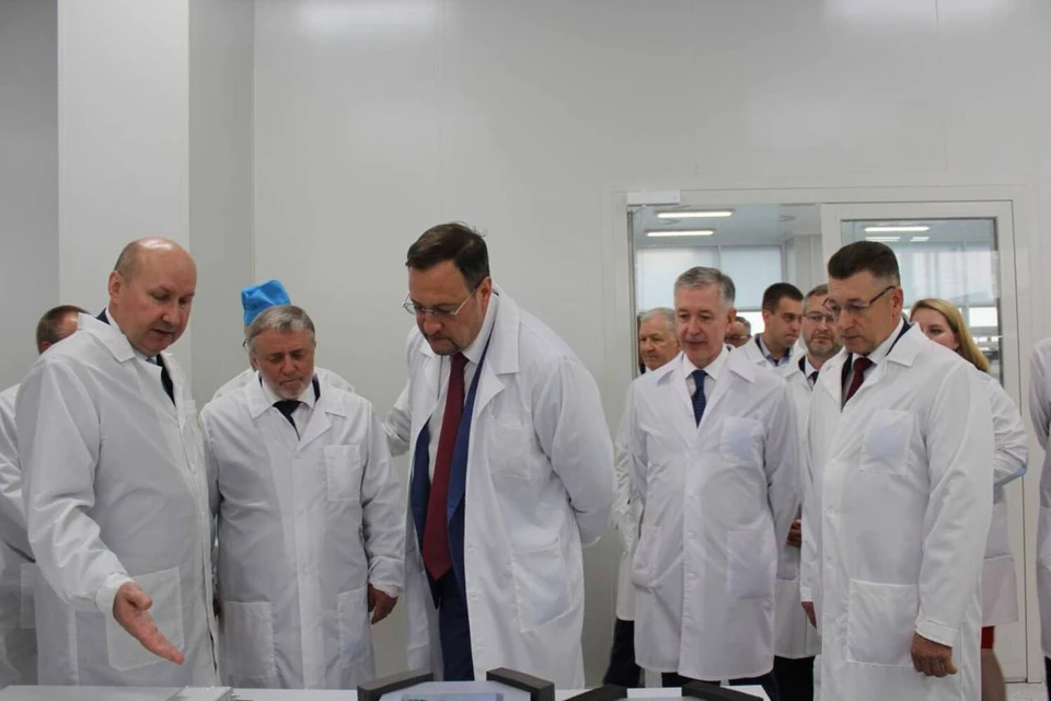 Власти Ульяновской области и концерта «Алмаз-Антей» посетили «Завод Искра»