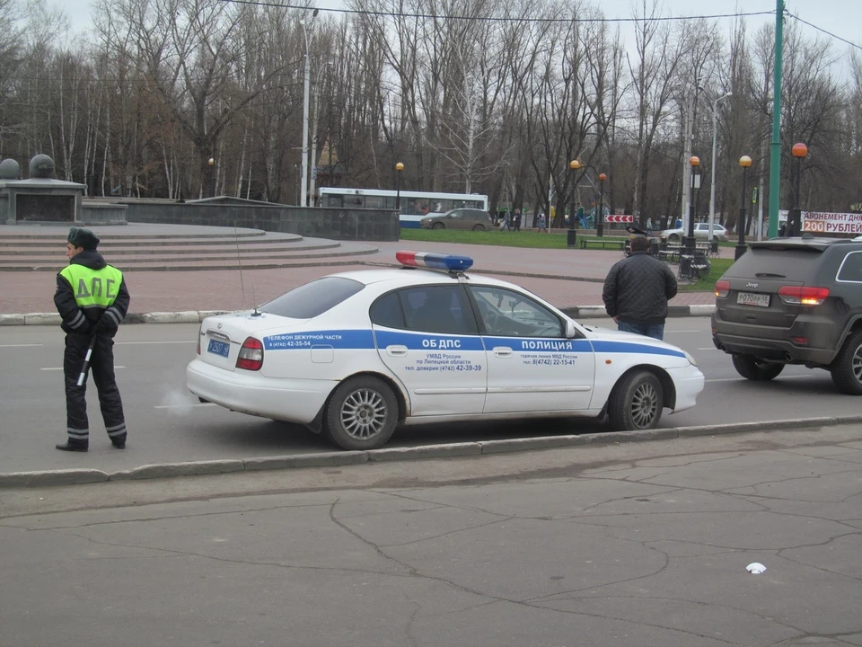 На него составили административные материалы за езду без номеров и по непредназначенной для движения территории.