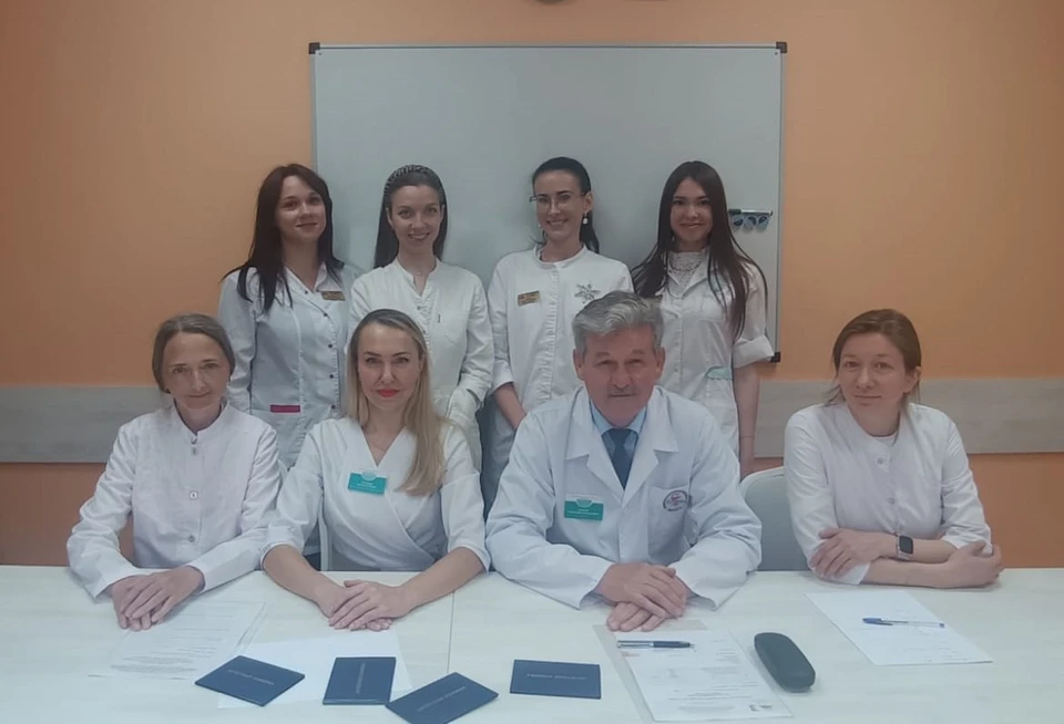 За два года обучения Элина Ковина, Ульяна Кочураева, Кристина Лобач и Наталья Михайленко прошли интенсивную программу подготовки. Фото: минздрав по Кировской области