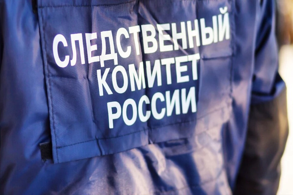 Следователи работают на месте происшествия. Фото: СК по Тверской области.