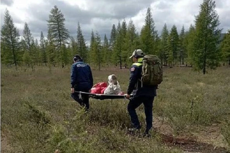 В Якутии врачи пять суток добирались к тяжелобольному ребенку. Фото: Медицина катастроф (Якутск)