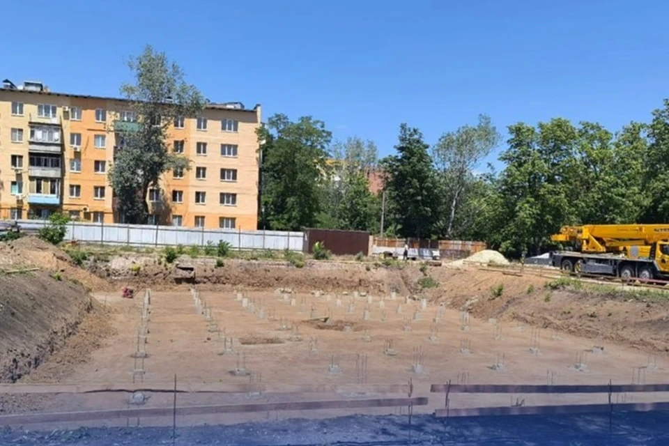 В Мариуполе заложили фундамент нового десятиэтажного дома на 86 квартир. Фото: Корпорация развития Донбасса