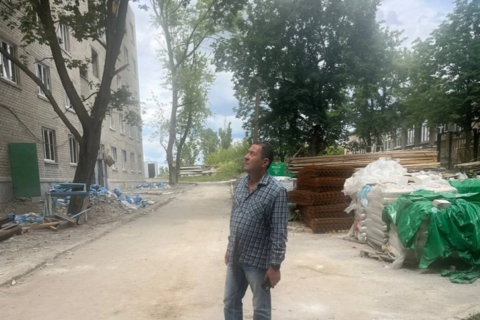 Глава Волновахского муниципального округа Константин Зинченко побывал на месте ремонтных работ. Фото: t.me/kazinchenko