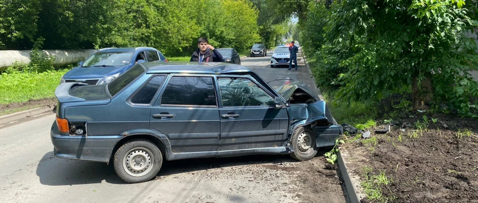 Два молодых рязанца пострадали в ДТП у теплотрассы.