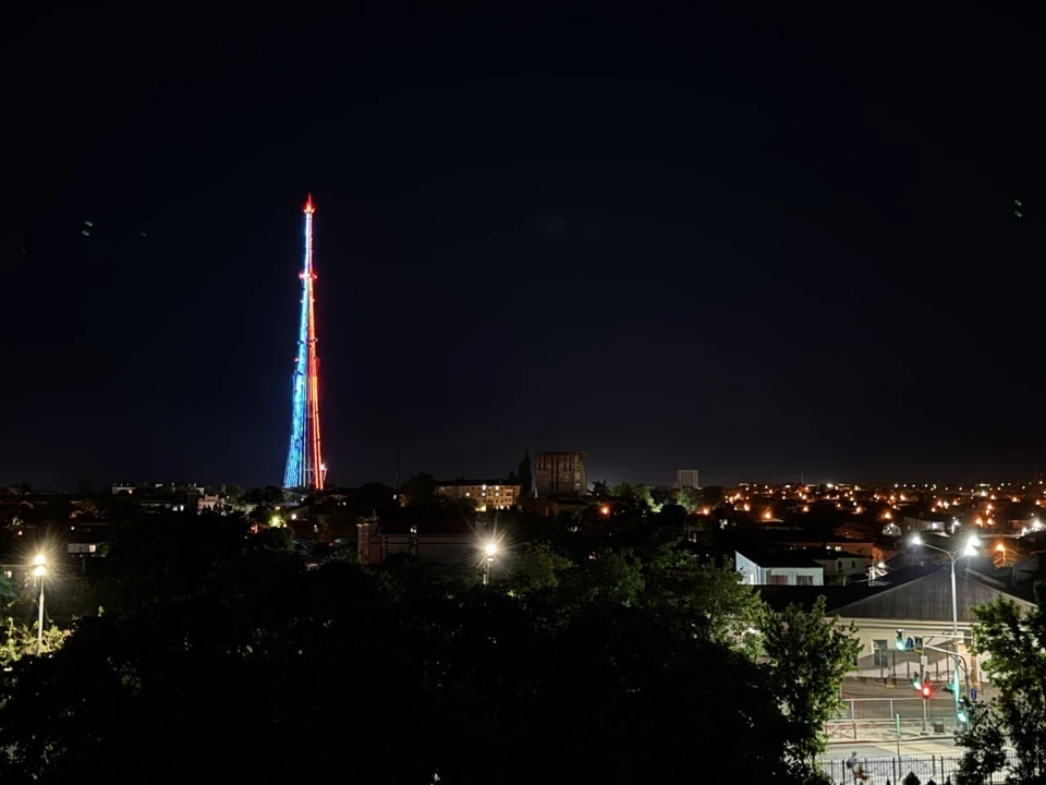 Праздничная иллюминация будет работать с 22:00 до 00:00. Фото: Крымское отделение Союза журналистов России/Tg