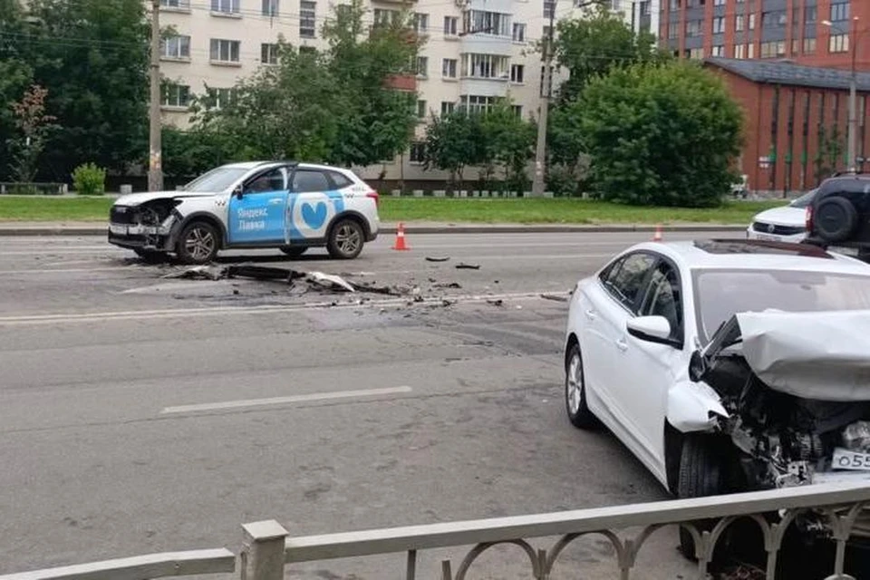 В аварии пострадали несколько человек Фото: Госавтоинспекция Свердловской области