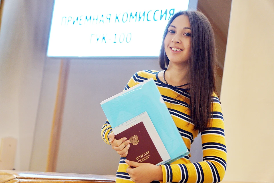Каждый год в Академию поступает более 100 тысяч вопросов от абитуриентов