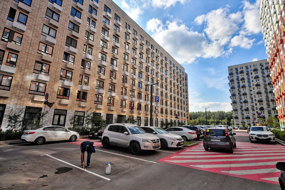 Среди автомобилистов провели опрос: где они паркуют свою машину?