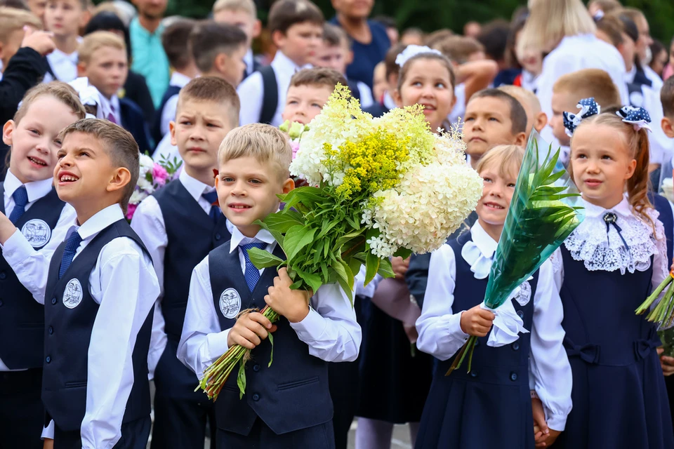 Не менее 20 тысяч первоклассников примут школы Новосибирска в 2025 году.