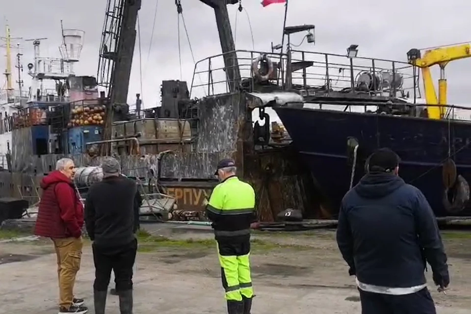 Мурманская транспортная прокуратура проверяет соблюдение требований безопасности при эксплуатации водного транспорта. Фото: Кадр из видео / Заполярный Ворчун | Мурманск / t.me/z_vorchun