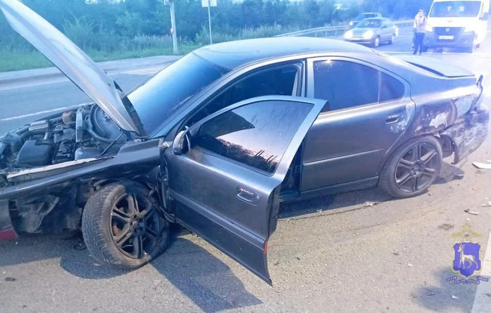 Пострадали водитель и пассажирка одного из автомобилей