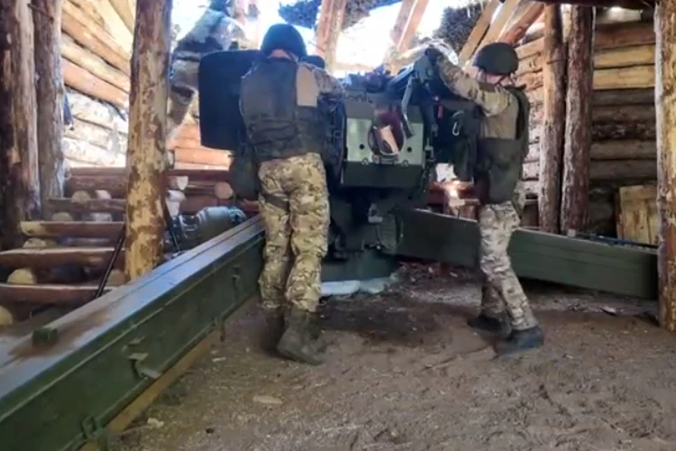 Беспилотник «Zala» помог воинам «крылатой пехоты» заметить антенны в полуразрушенных строениях