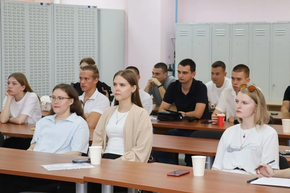 Группа студентов СевГУ приехала на Запорожскую АЭС. Фото: ЗАЭС