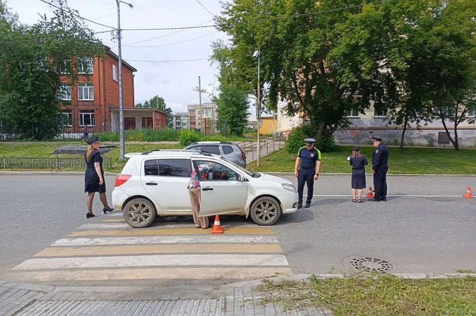 Водитель рассказал, что не заметил пешехода. Фото: пресс-группа МУ МВД России «Нижнетагильское»