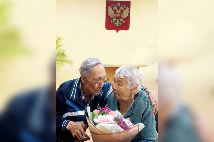 Никогда не поздно: пара из Хакасии узаконила свои отношения спустя 55 лет совместной жизни