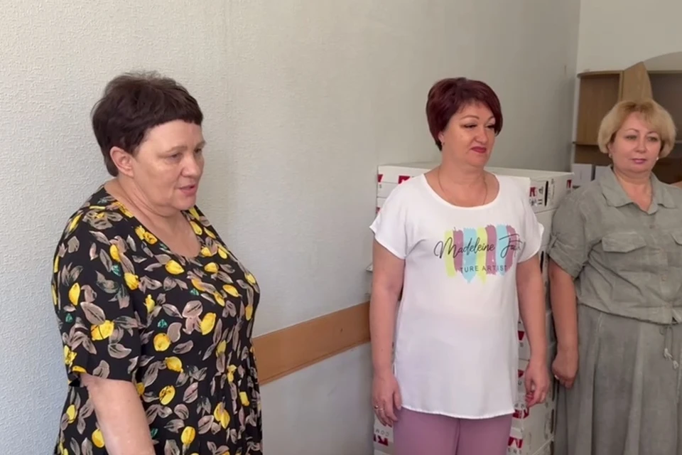 Замминистра труда ДНР провела встречу с жителями Красногоровки и Марьинки. Фото: Минтруда ДНР