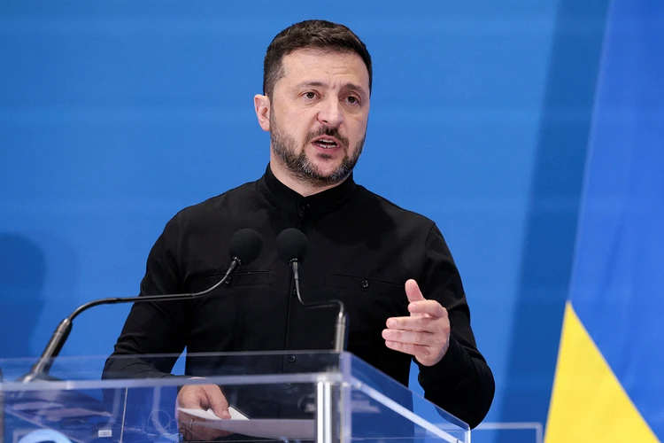 Репортер-ненавистник Донбасса загремел в ВСУ, Пентагон не отвечает на звонки Киева, Зеленский закатил истерику из-за рубежа: Последние новости о ситуации вокруг Украины